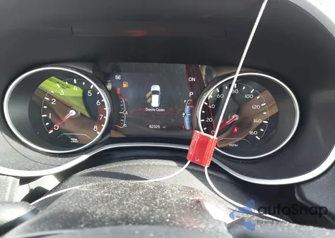 2021 Jeep Compass Latitude 4X4 z USA, uszkodzony, nr VIN 3C4NJDBBXMT544491